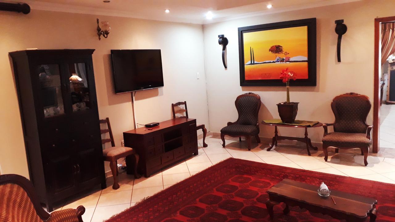 Sunset Ridge Guest House Rustenburg Extérieur photo